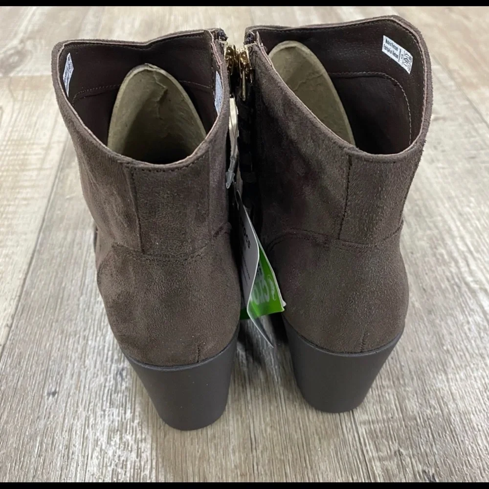 Crocs Leigh Wedge Bootie